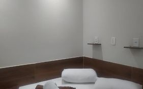 Pousada Quarto Casal com ar,frigobar, garagem